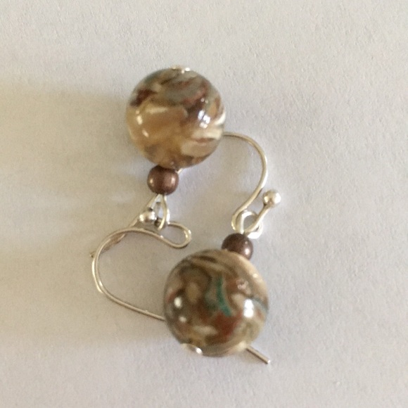 New handmade shells earrings . - Picture 2 of 6